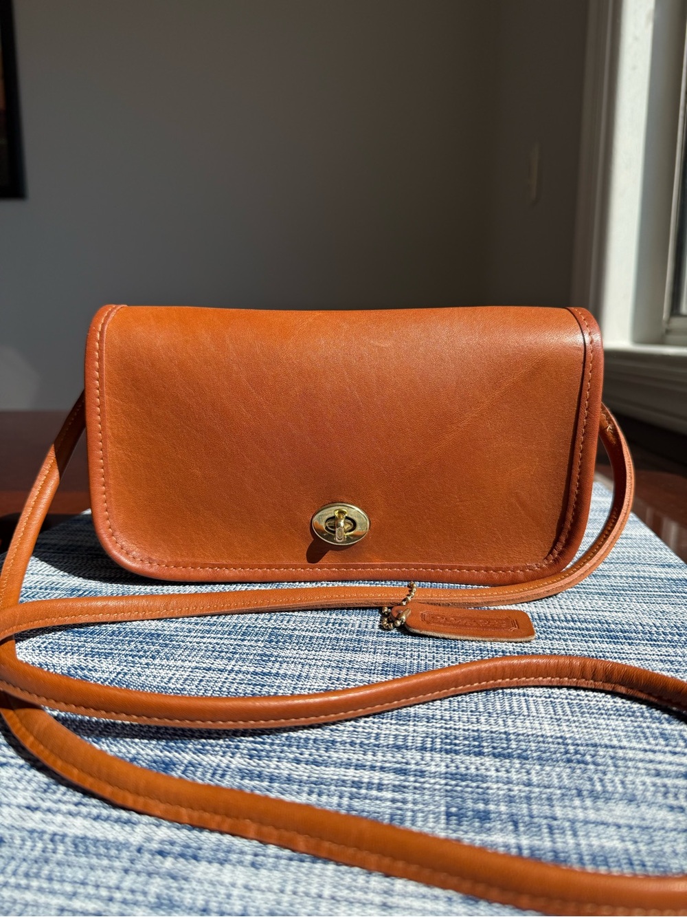 Vintage Coach NYC Dinky Bag 9375 in British Tan W/Hangtag